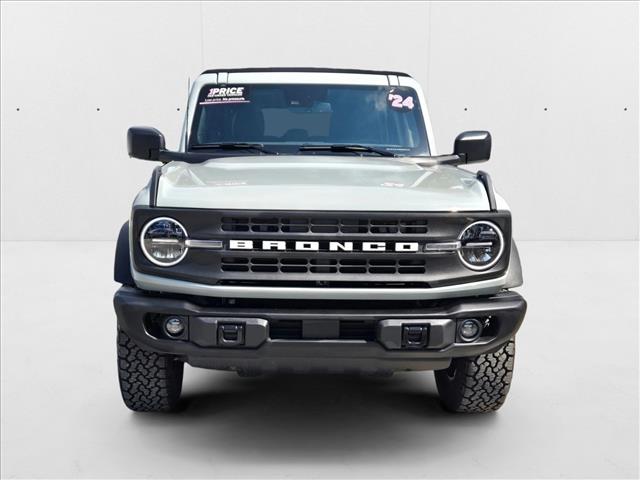 2024 Ford Bronco Black Diamond photo 2