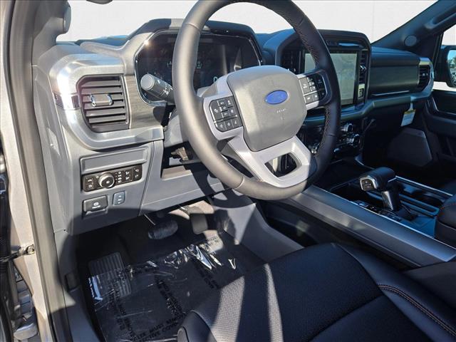2025 Ford F-150 Lariat photo 3