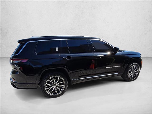 2023 Jeep Grand Cherokee L Summit Reserve photo 3