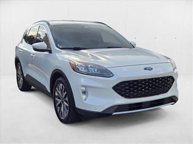 2020 Ford Escape Titanium photo 3