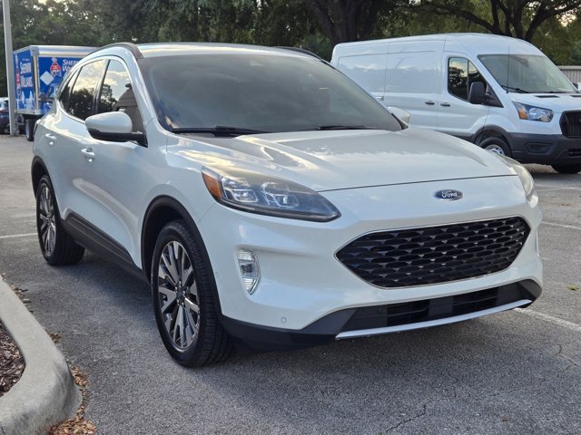 2020 Ford Escape Titanium photo 3