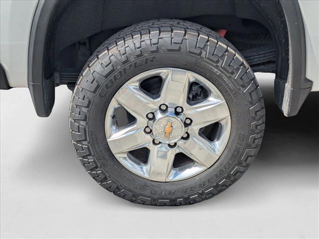 2021 Chevrolet Silverado 2500HD LT photo 2