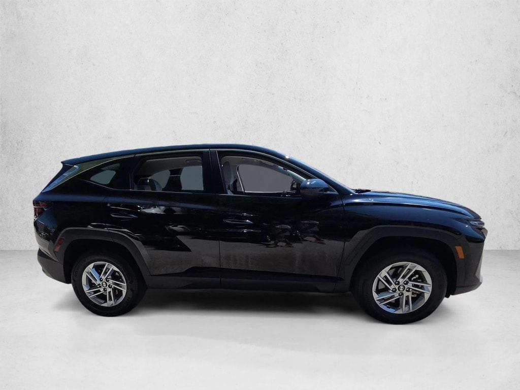Used 2025 Hyundai Tucson SE SUV