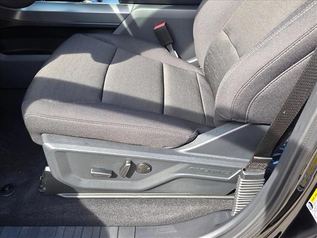 2025 Ford F-150 XLT photo 4