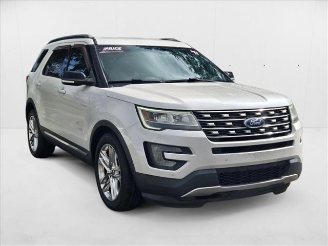 2017 Ford Explorer XLT photo 2