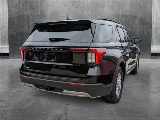 2025 Ford Explorer photo 2