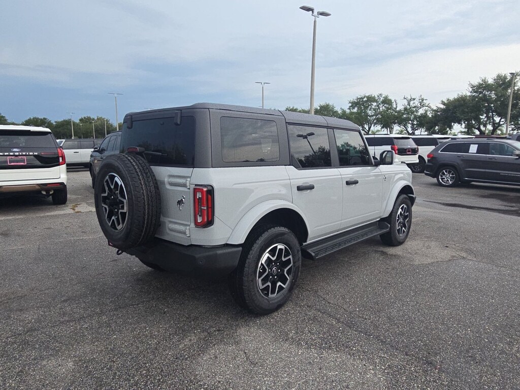 New 2026 Ford Bronco Outer Banks SUV