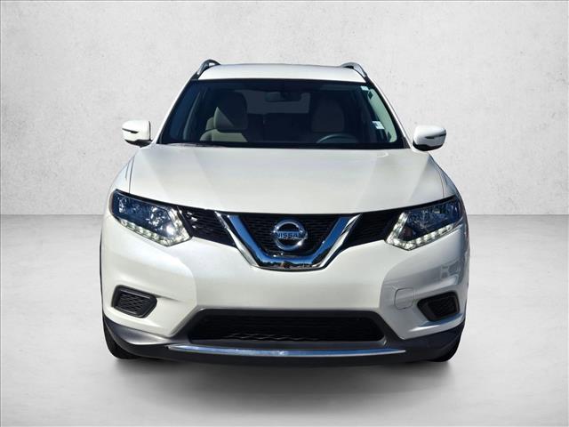 2016 Nissan Rogue SV photo 2