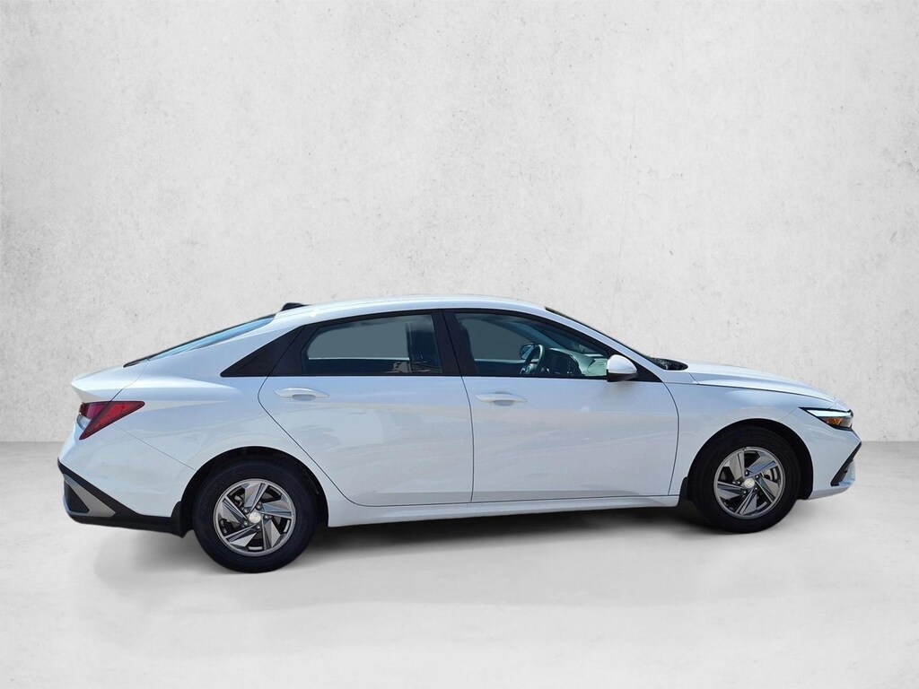 Certified 2025 Hyundai Elantra SE Sedan