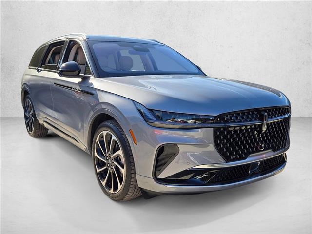 2025 Lincoln Nautilus Black Label photo 3