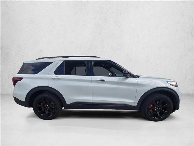 2023 Ford Explorer ST photo 3