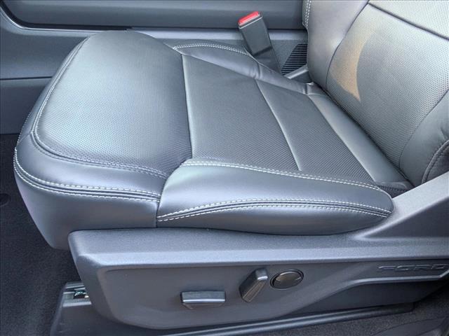 2025 Ford Expedition MAX Platinum photo 4