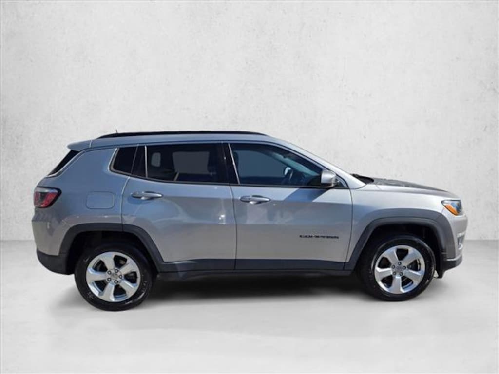 Used 2018 Jeep Compass Latitude SUV