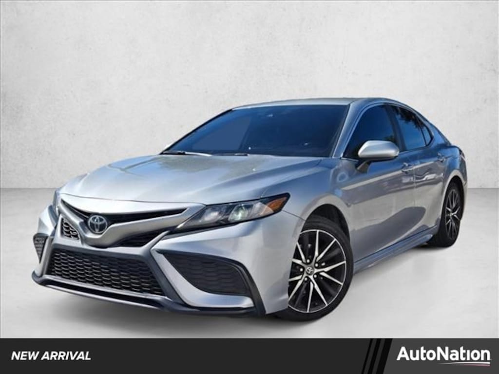 Used 2021 Toyota Camry SE Sedan