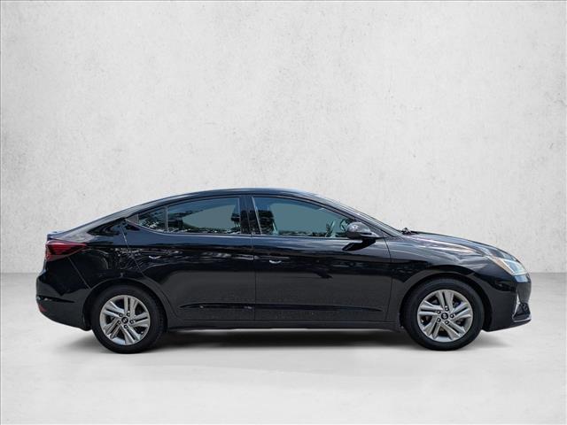 2020 Hyundai Elantra SEL photo 4