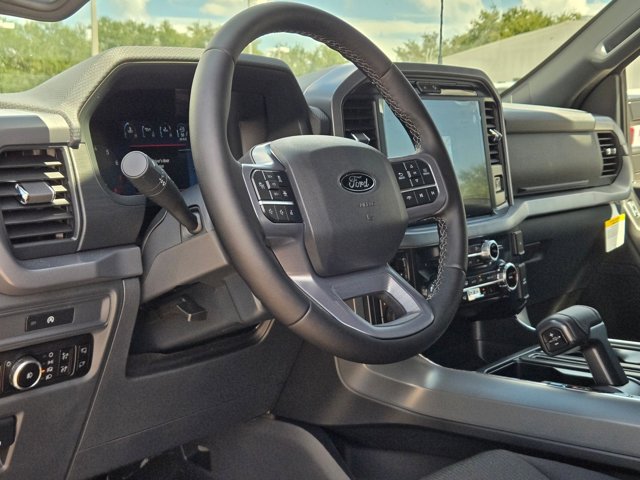 2025 Ford F-150 XLT photo 3