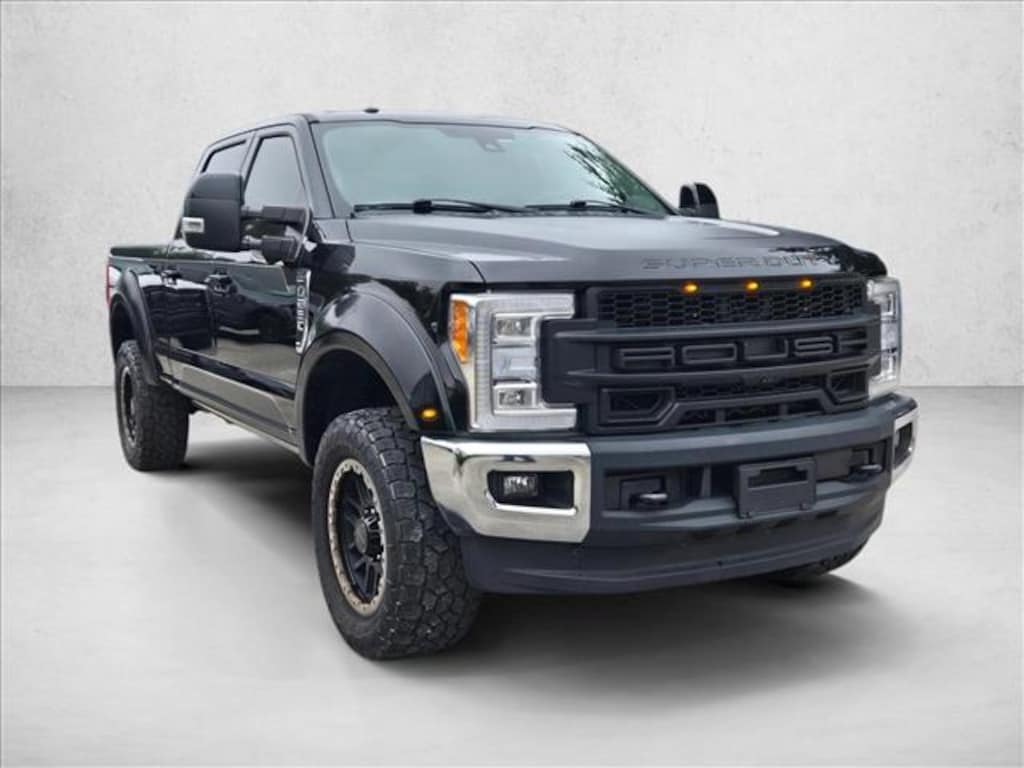 Used 2018 Ford F-250 LARIAT Truck Crew Cab
