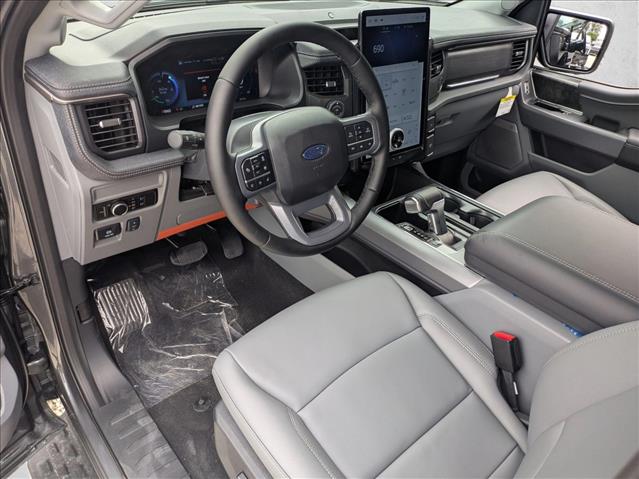 2025 Ford F-150 Lightning photo 3
