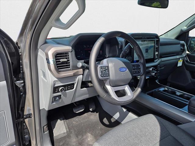 2025 Ford F-150 XLT photo 3