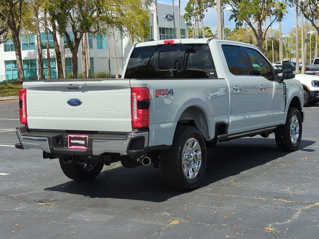New 2026 Ford F-350 LARIAT Truck Crew Cab
