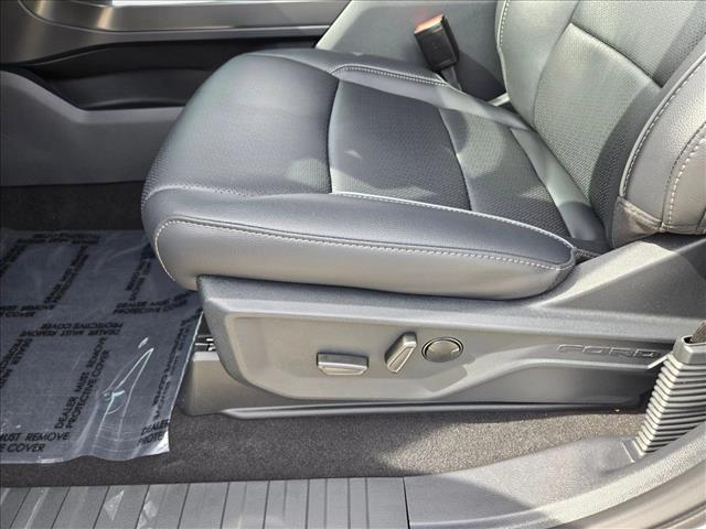 2025 Ford F-150 Lariat photo 4
