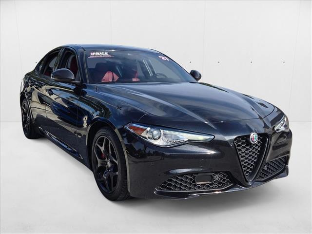 2021 Alfa Romeo Giulia photo 3