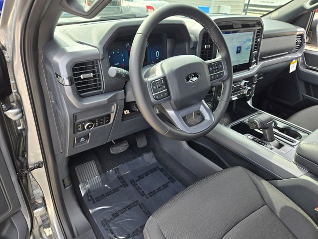 2025 Ford F-150 XLT photo 3