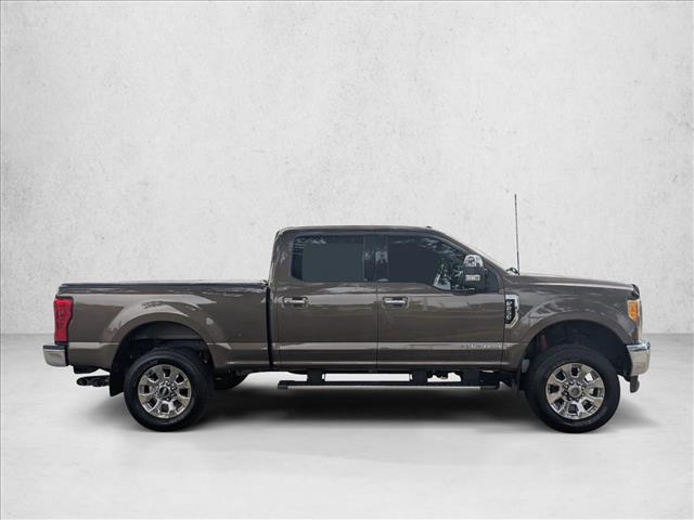 2017 Ford F-250 Lariat photo 4