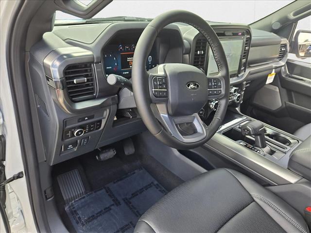 2025 Ford F-150 Lariat photo 3
