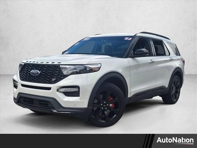 2023 Ford Explorer ST's photo