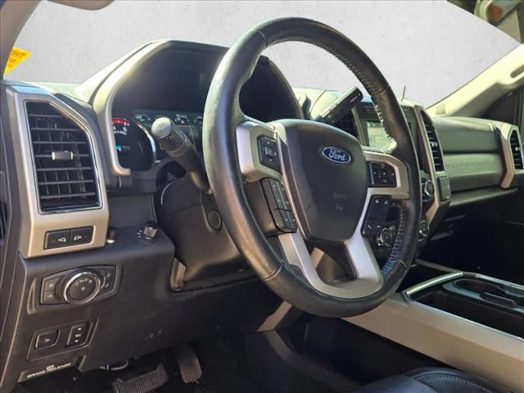 Used 2019 Ford F-250 LARIAT Truck Crew Cab