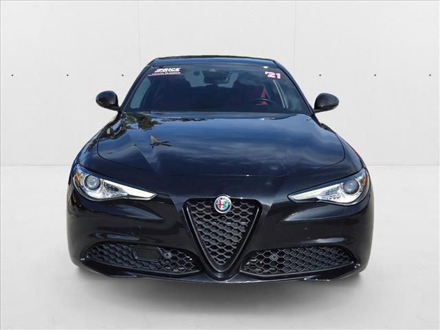 2021 Alfa Romeo Giulia photo 2