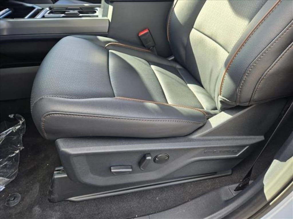 New 2026 Ford F-350 LARIAT Truck Crew Cab