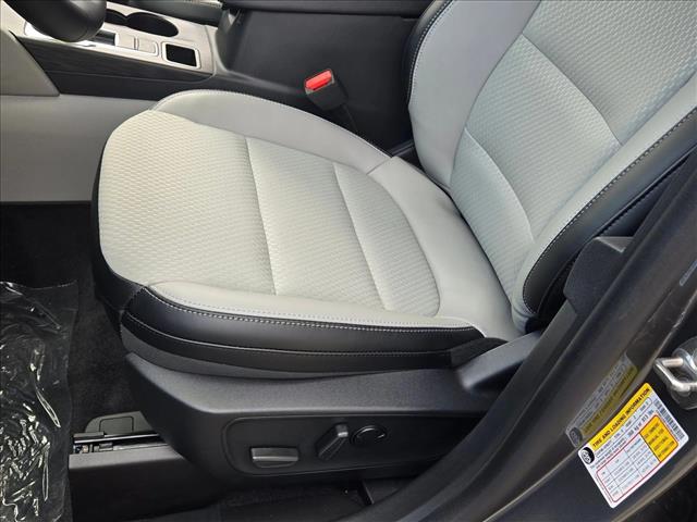 2025 Ford Escape photo 3