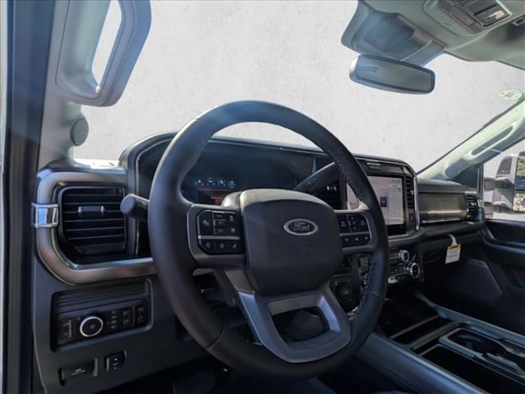 New 2026 Ford F-350 LARIAT Truck Crew Cab