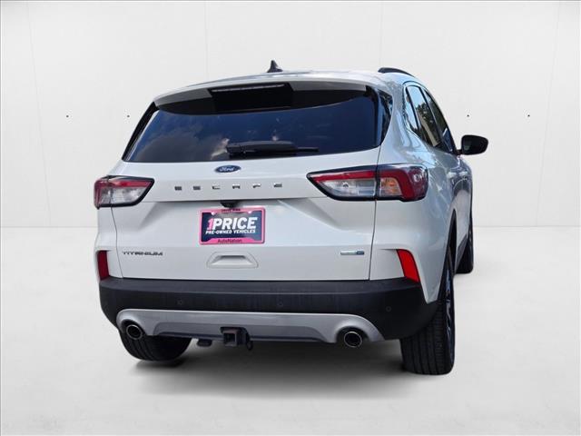 2020 Ford Escape Titanium photo 4