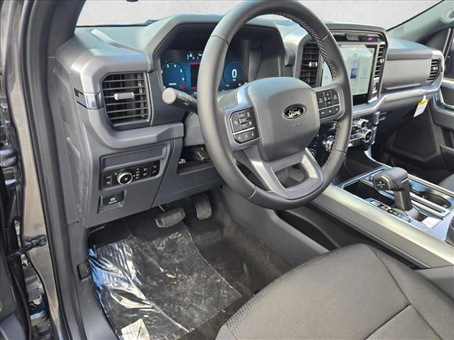 2025 Ford F-150 XLT photo 3