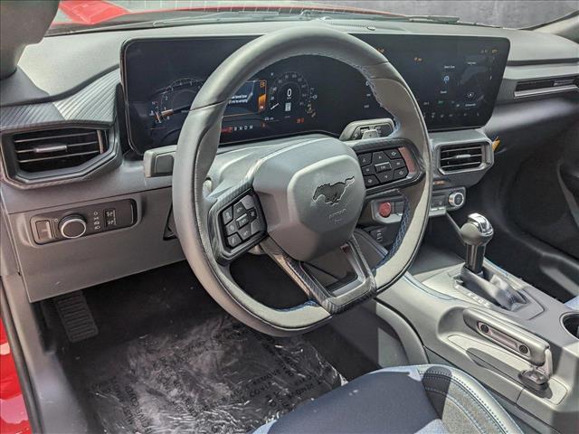 2025 Ford Mustang Dark Horse photo 3