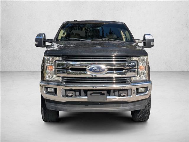 2017 Ford F-250 Lariat photo 2