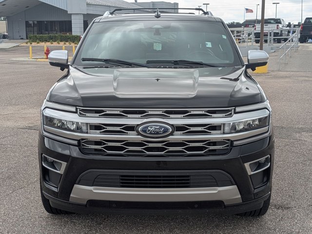 2022 Ford Expedition MAX Platinum photo 2