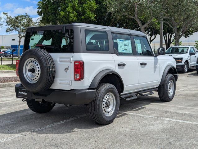 2025 Ford Bronco Base photo 2