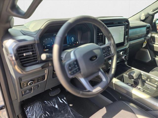 2025 Ford F-150 Lariat photo 3