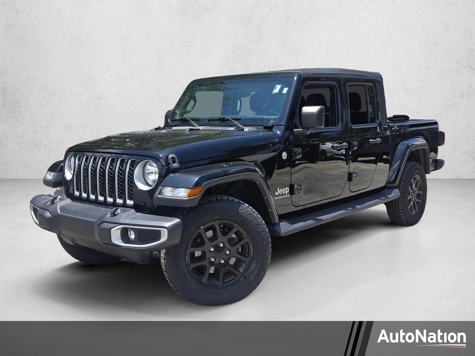 2023 Jeep Gladiator Overland's photo