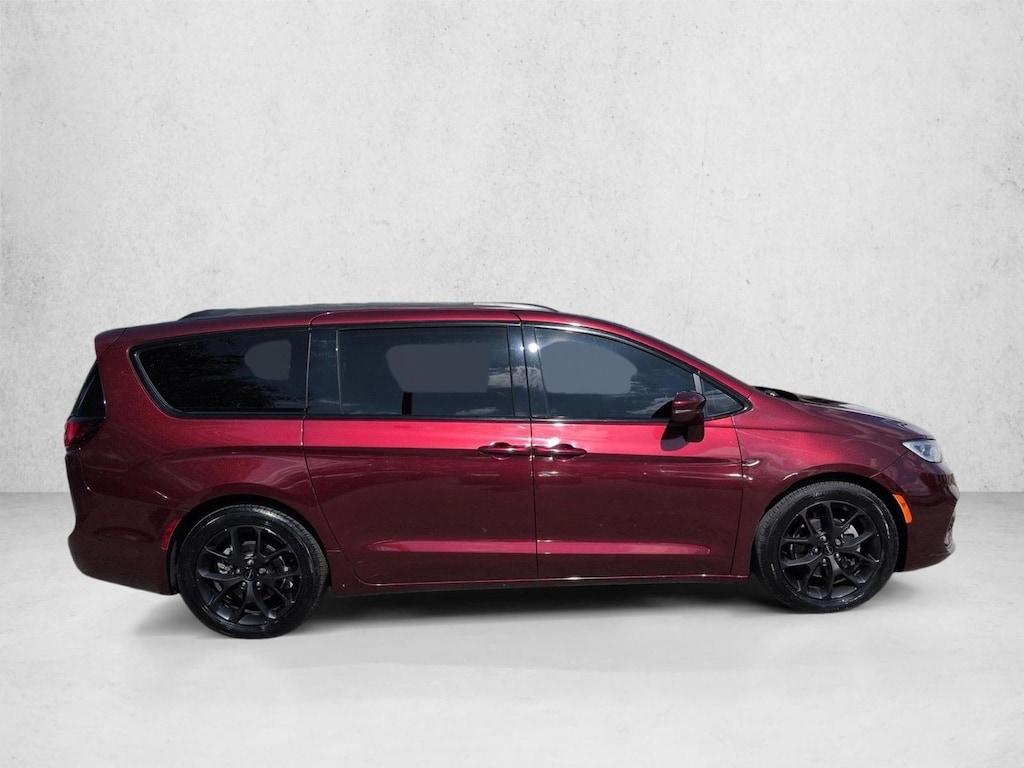 Used 2021 Chrysler Pacifica Touring L Van Passenger Van