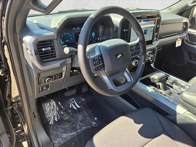 2025 Ford F-150 XLT photo 3