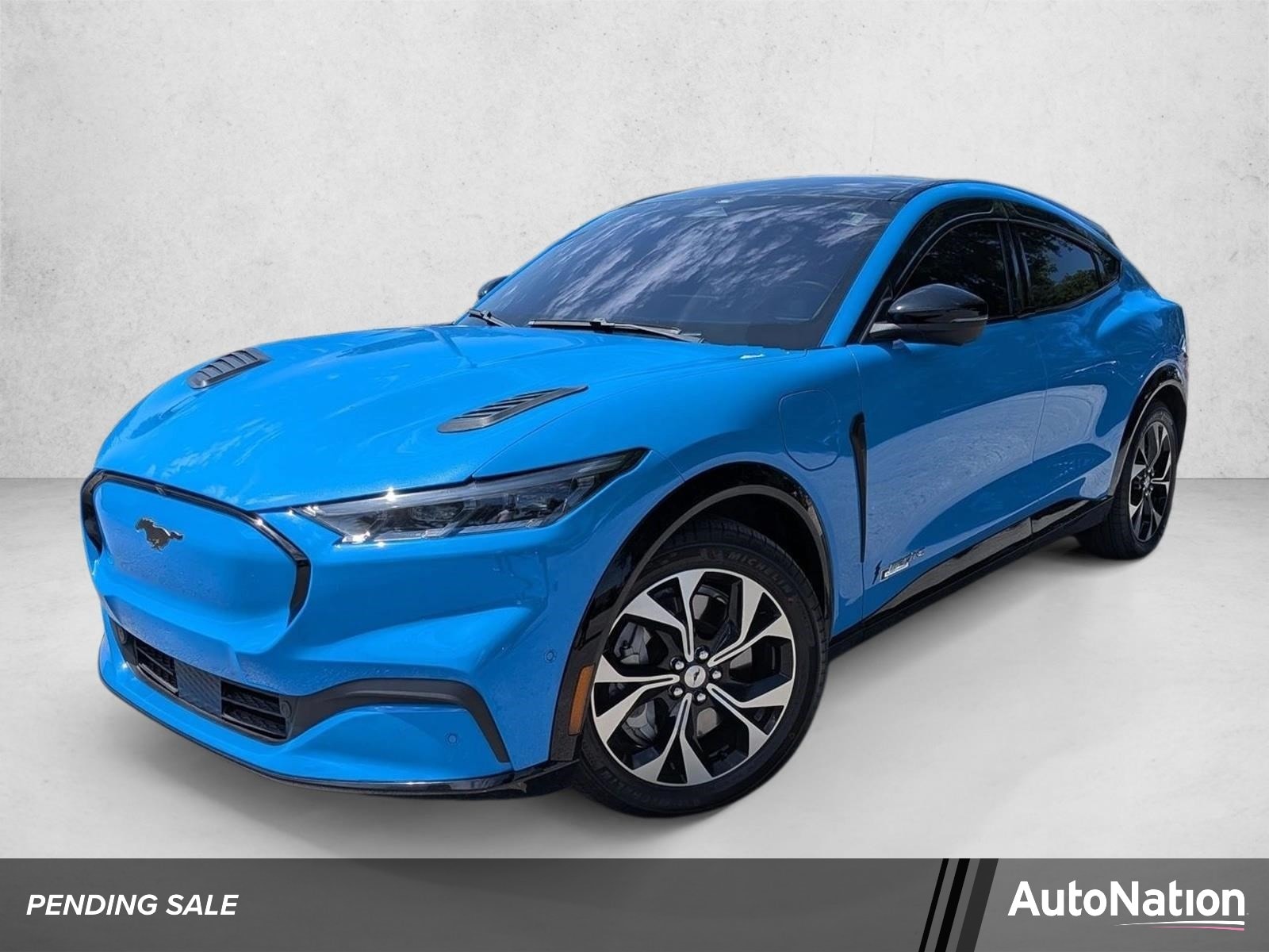 2022 Ford Mustang-Mach-e Premium's photo