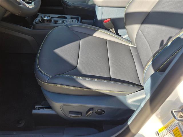2025 Ford Maverick photo 3