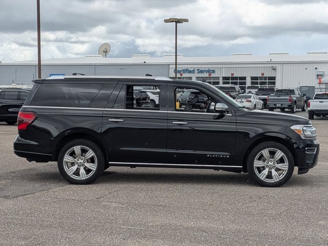 2022 Ford Expedition MAX Platinum photo 4