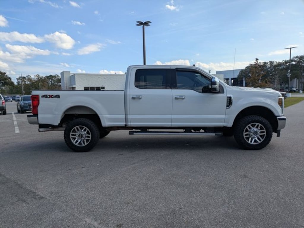 Used 2019 Ford F-250 LARIAT Truck Crew Cab