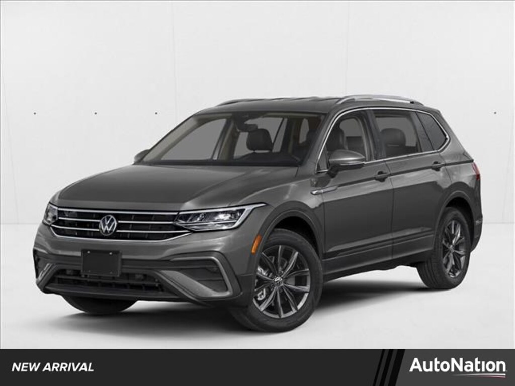 Used 2024 Volkswagen Tiguan SE SUV